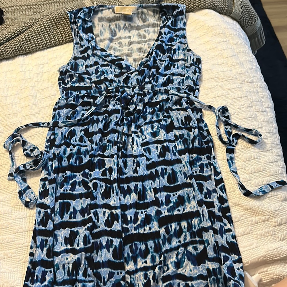Michael kors blue design sleeveless dress size medium!